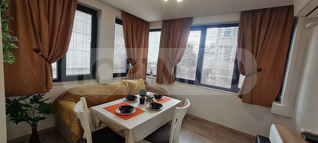 Дава се под наем Тристаен апартамент в Варна, Общината - 85 кв.м за 765 € - Снимка #1