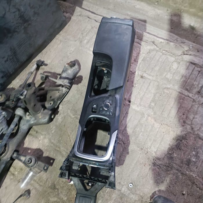 Opel insignia салон седалки стоп табло барче и други