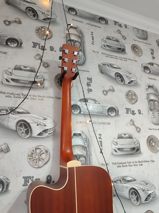 Продам гитару Адажио