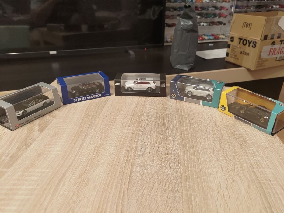 Machete auto scara 1/64