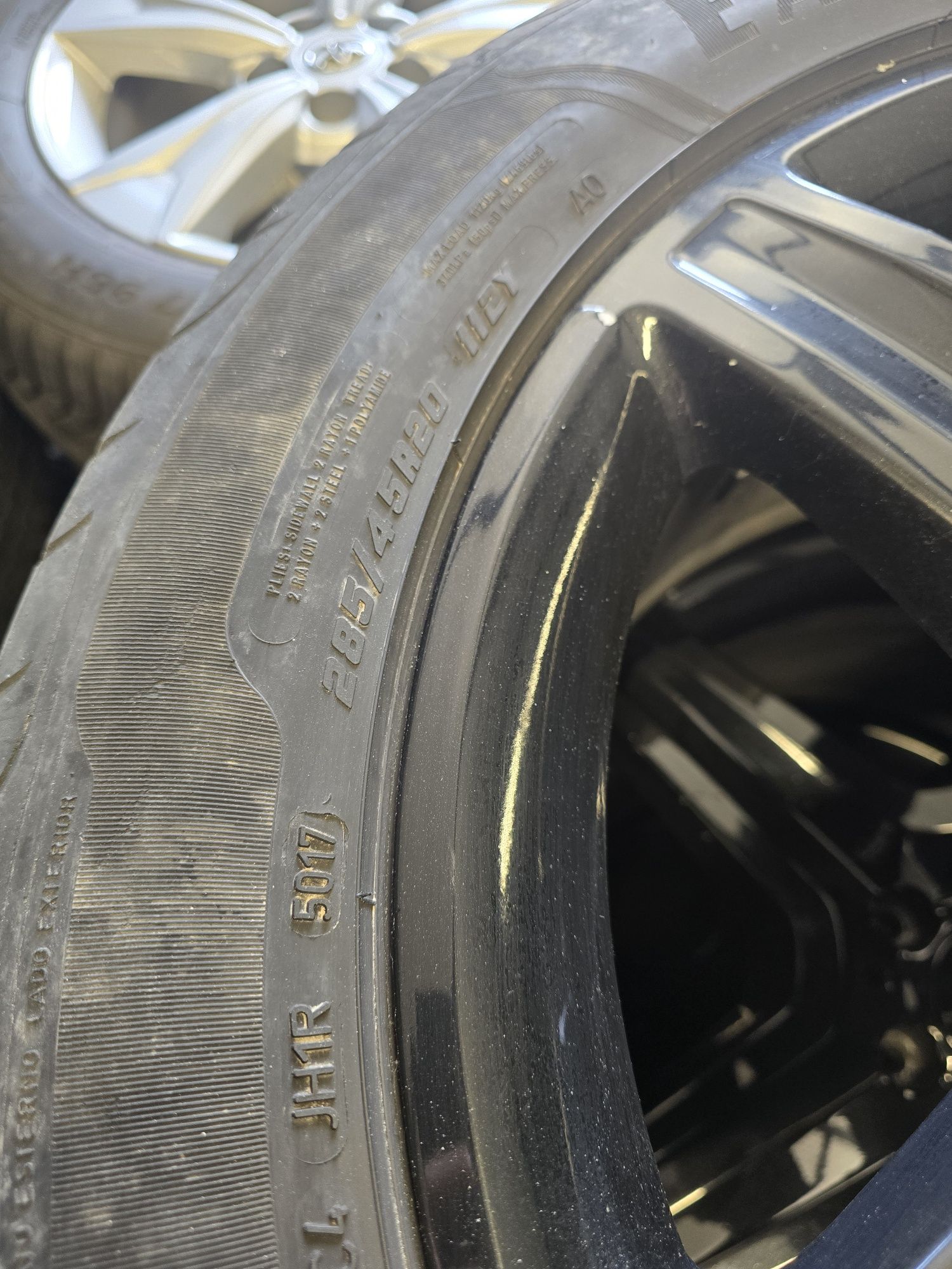 2 Броя 285/45/20 Goodyear 5,6mm
