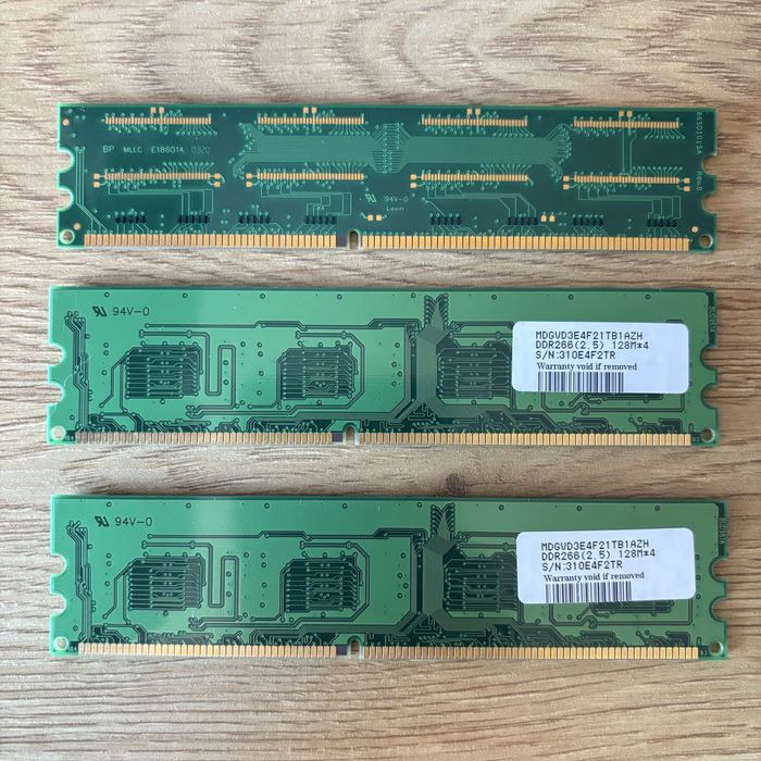 Продавам работеща RAM памет DDR1 266Mhz 128 MB