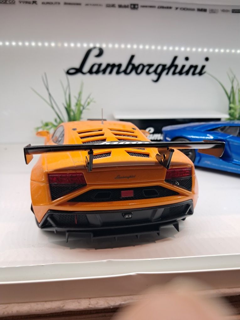 AutoArt Lamborghini Gallardo GT3 FL2 2013(Metallic Orange)