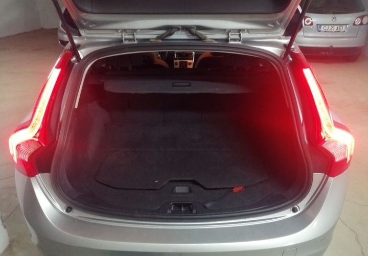 Volvo V60 R design