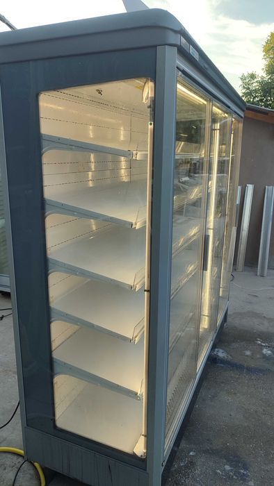 Vitrina frigorifica băuturi,lactate, mezeluri