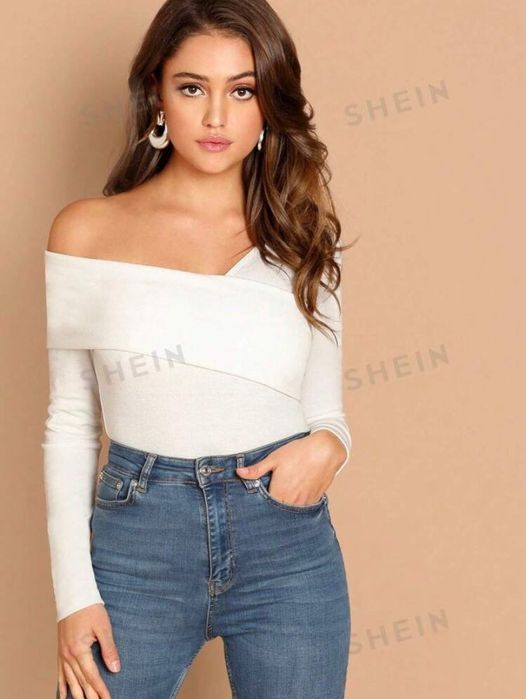 Дамска блуза с паднало рамо