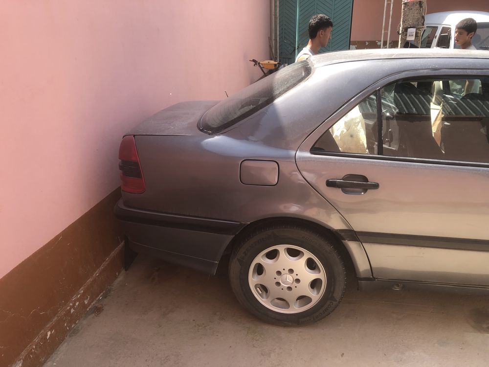 Mesedes Benz C180