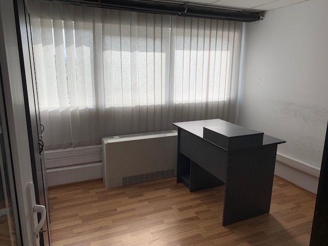 Inchiriez hala, spatii birouri, spatii de depozitare, parcare