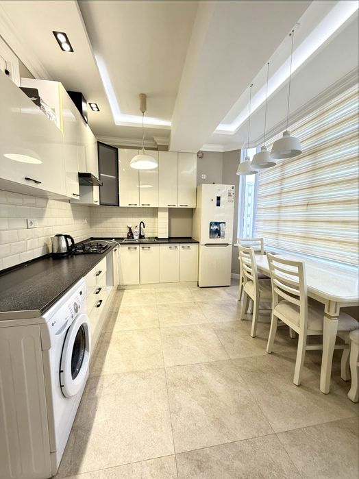 Рудакий.Сдаётся 3х комнатная Люкс Новостройке.Олтин Самарканд