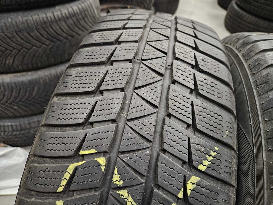 Set 2 Anvelope IARNA 225.65.17 'Falken' ; stare foarte buna