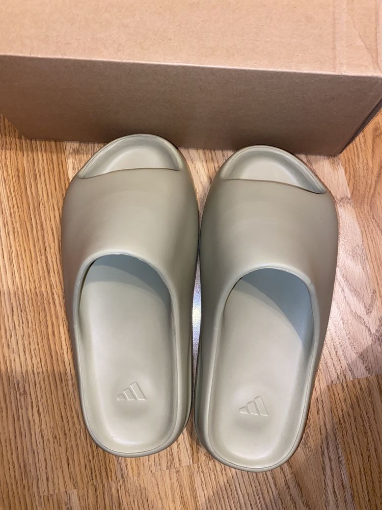 Adidas Yeezy slides