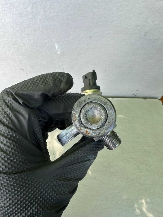 Rampa injectoare Renault Master 2.3 DCI cod 8200912225 an 2010 - 2014