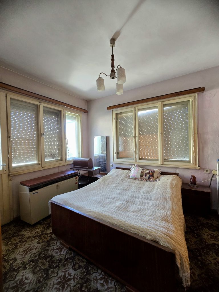 Продава се Четиристаен апартамент в Горна Оряховица - 100 кв.м за 824 €/кв.м - Снимка #3