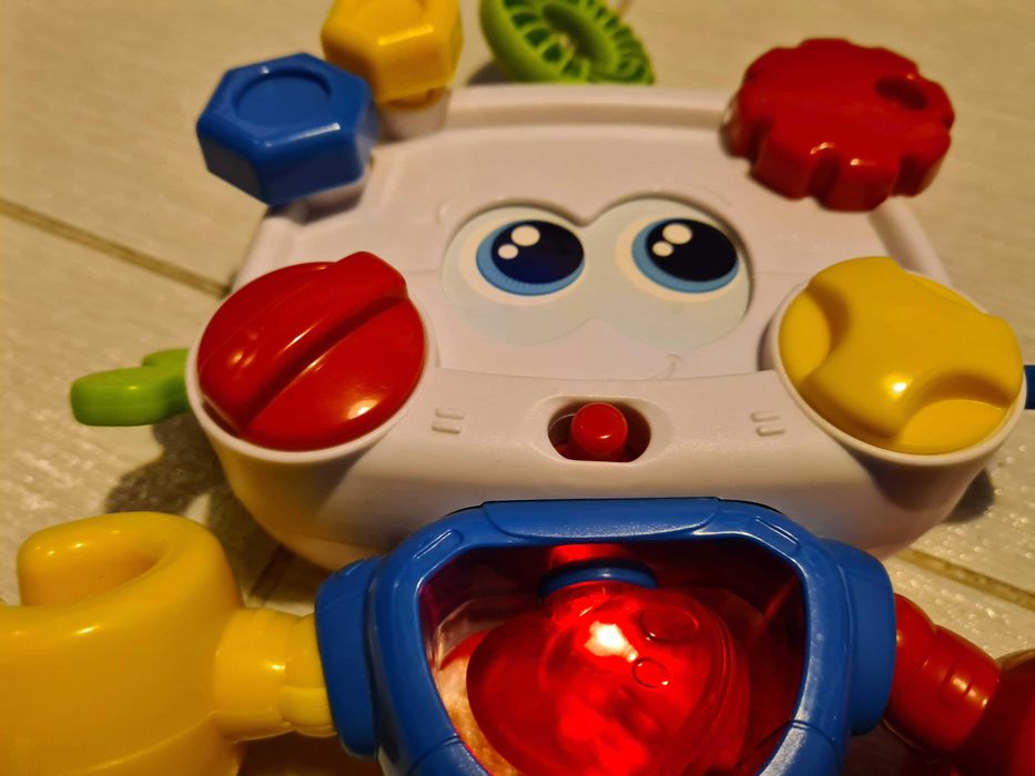 Winfun jucarie robot interactiv cu activitati, lumini si sunete