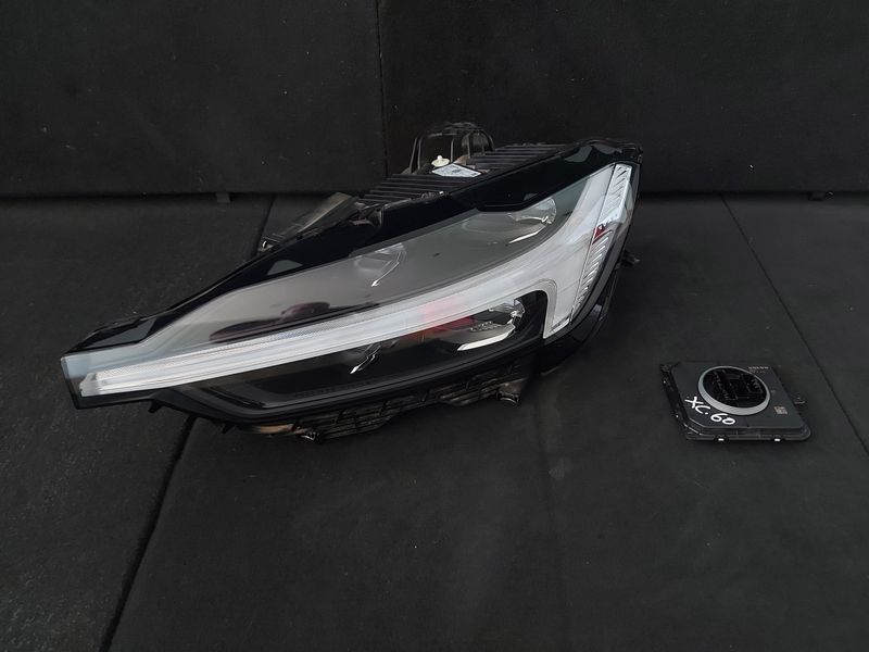 Ляв фар Volvo XC60 2023г. Led