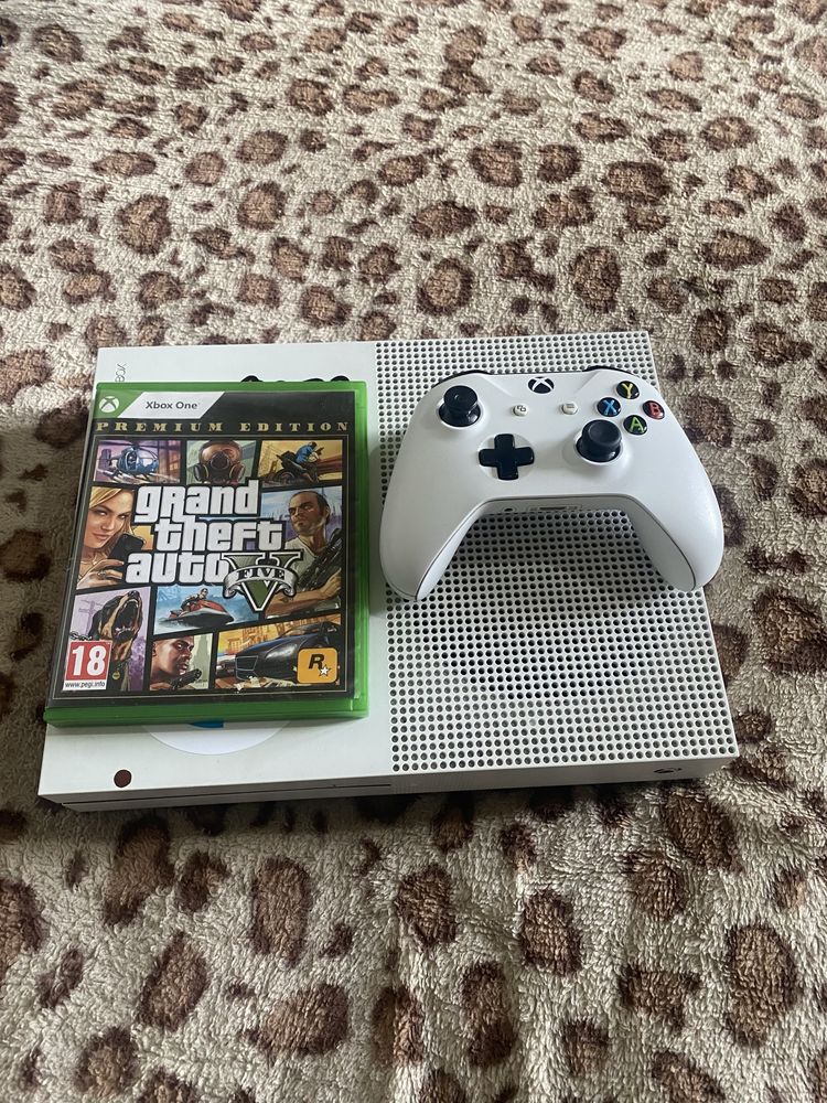 Xbox one s + gta 5