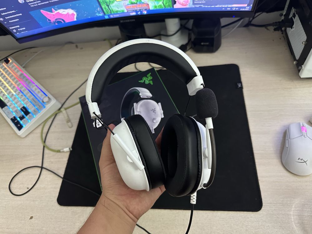 Наушники Razer Blackshark V2 X белый