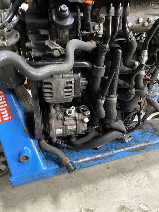 Injectoare Volkswagen Golf 7 1.6 tdi CLH