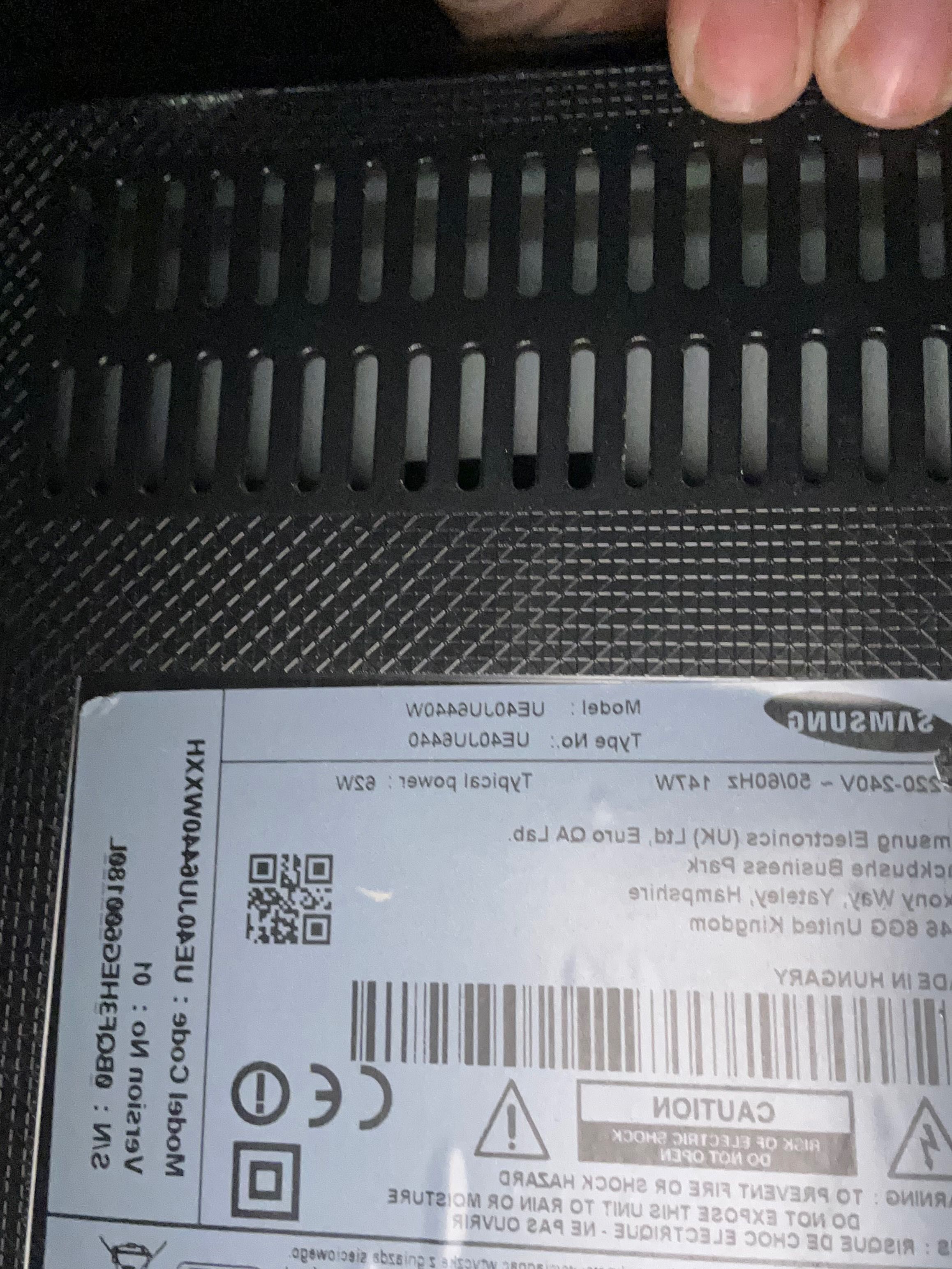 Телевизор Samsung със счупен екран
