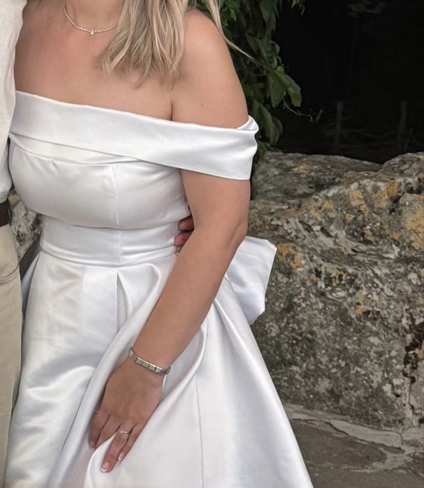 Официална бяла рокля сатен с голяма панделка и корсет