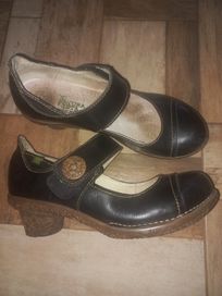 Оригинални обувки, естествена кожа 40н. El natura lista