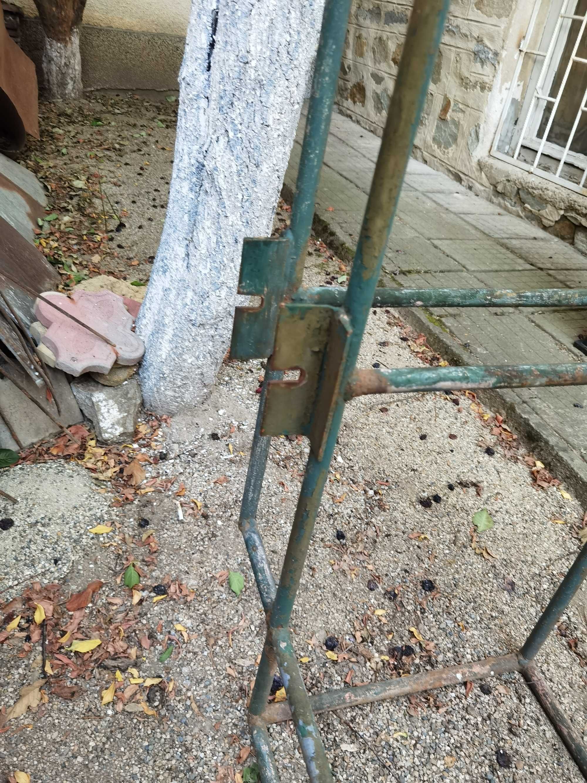 Метална конструкция за количка
