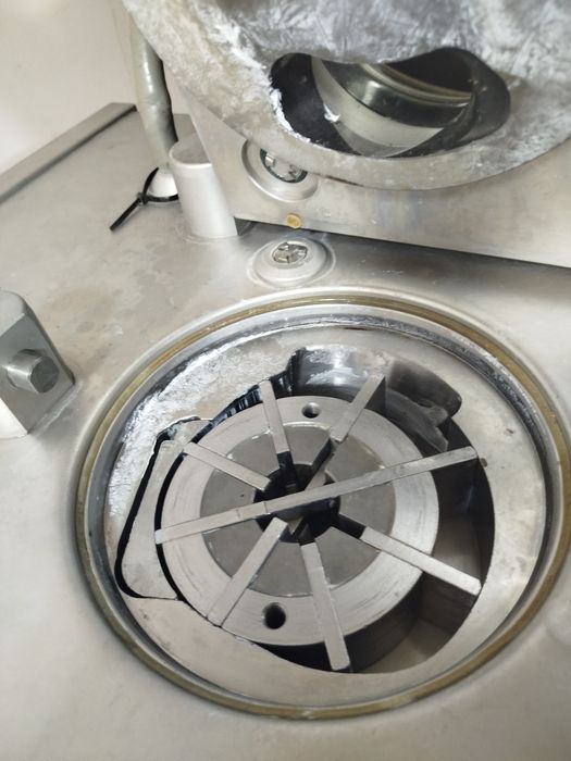 Колбасный шприц вакуумный роторный handtmann vf-50