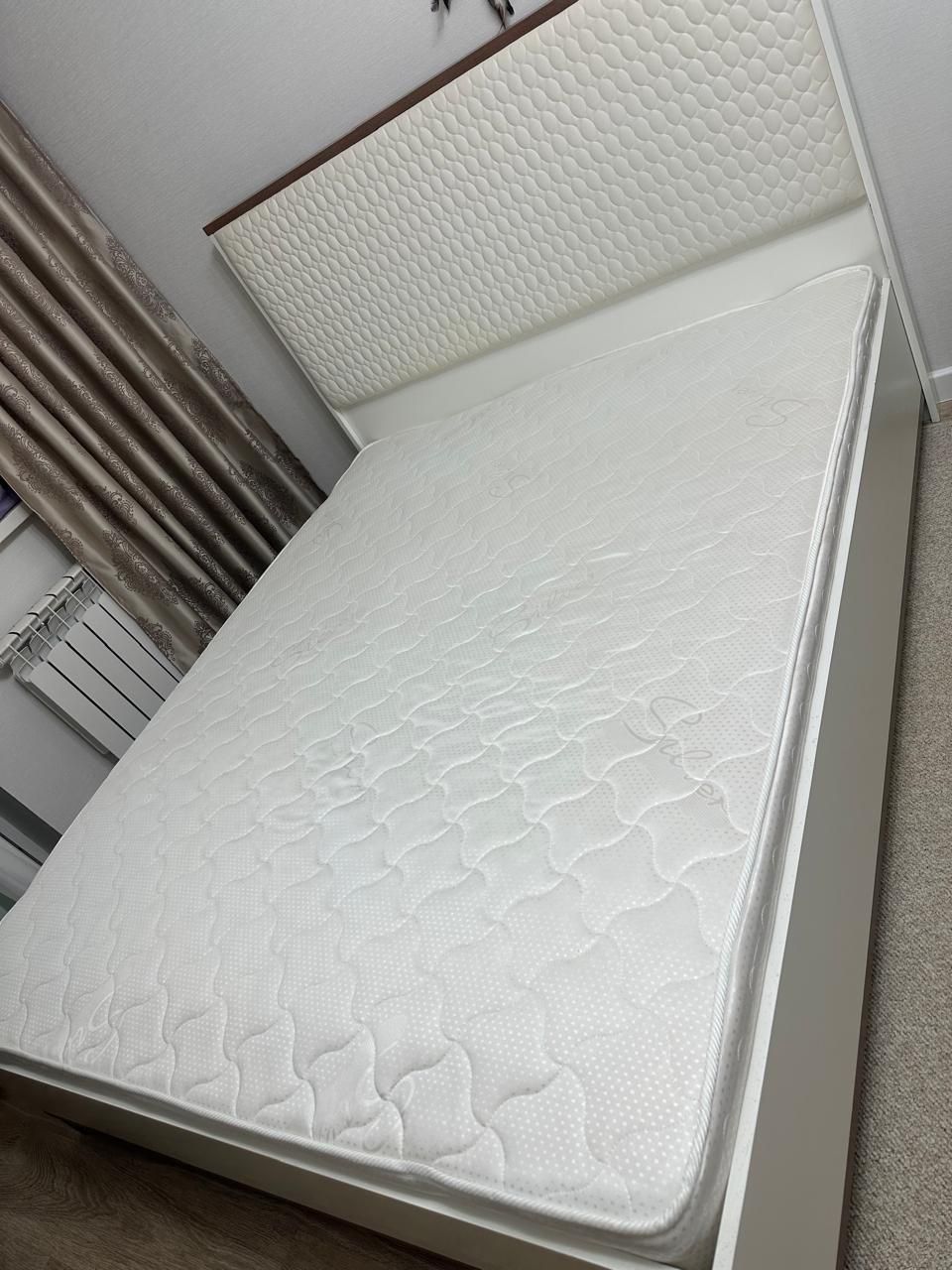 Продается кровать с матрасом