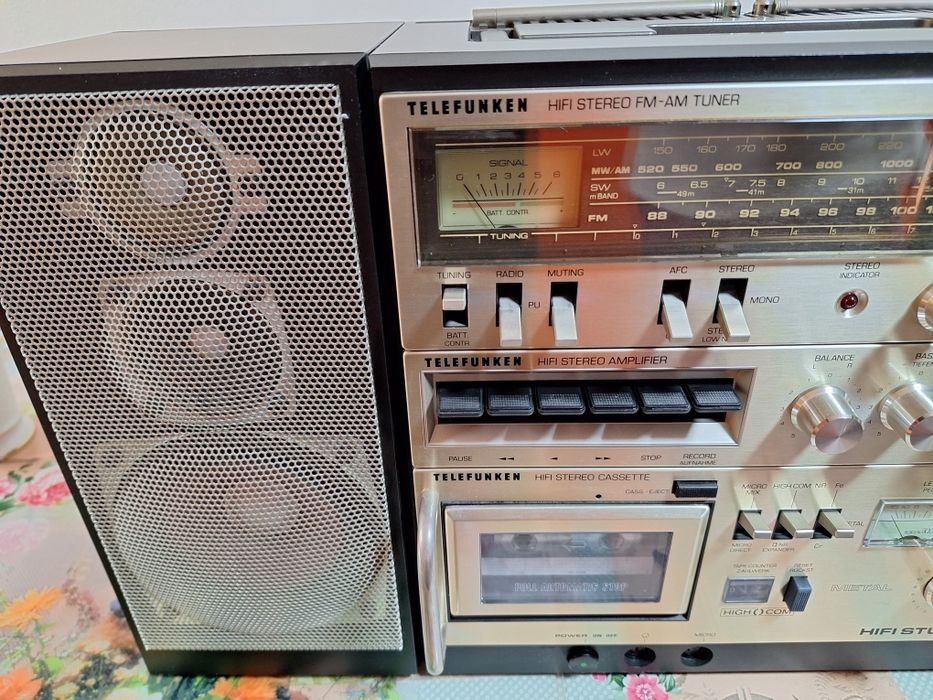 Vând radio casetofon hi-fi studio 1m