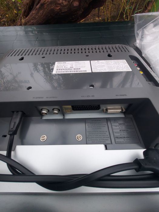 Televizoare/monitoare Philips qd15xl16-rev02 15",  Samsung UE22ES5000