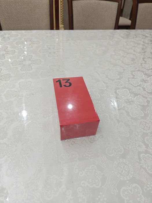 Продается новый запечатанный oneplus 13 на 12/256 гб