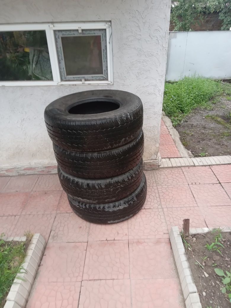 Продам шины 265 70 R16 бу