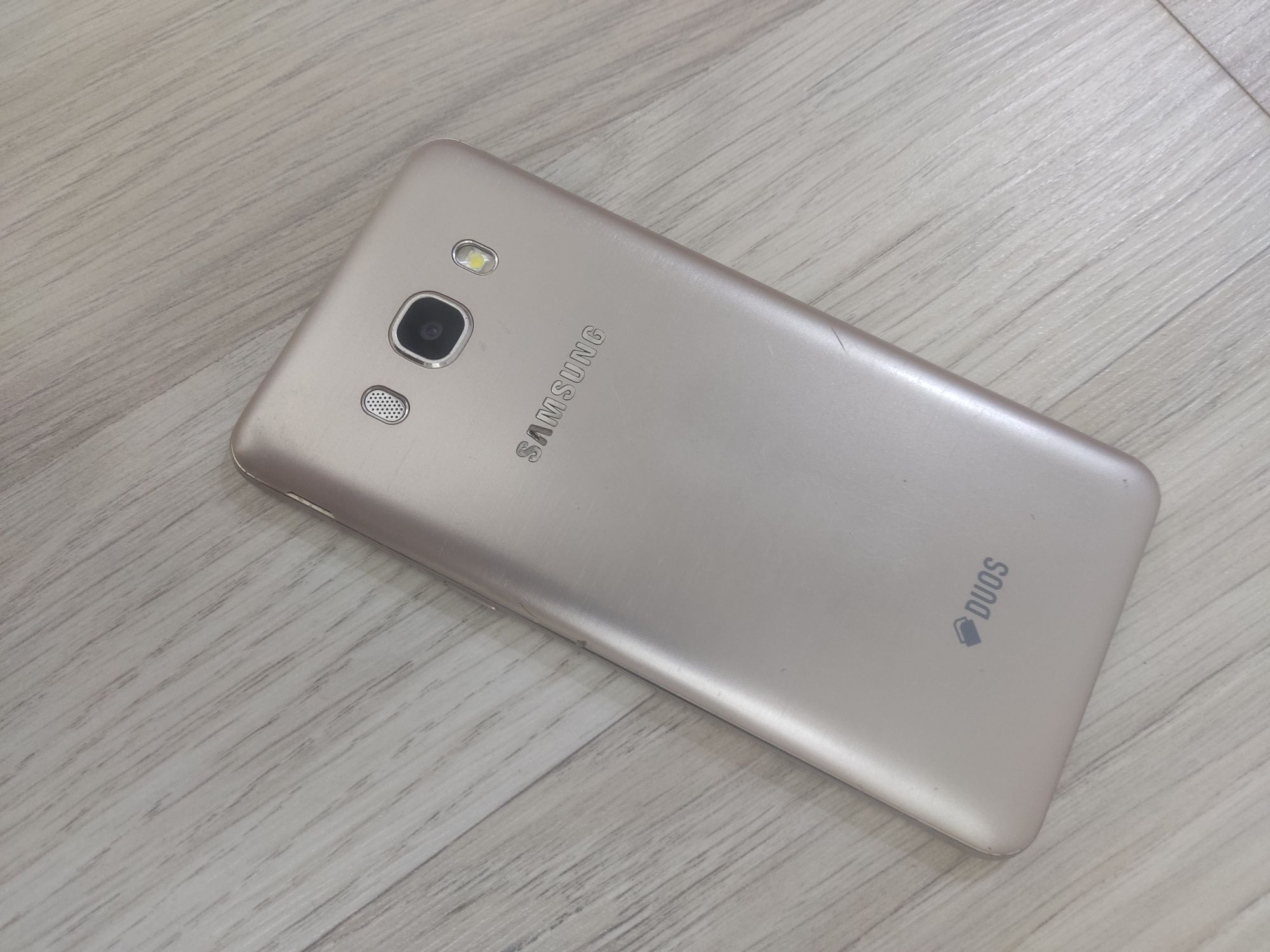 Samsung j5  2016 холати яхши