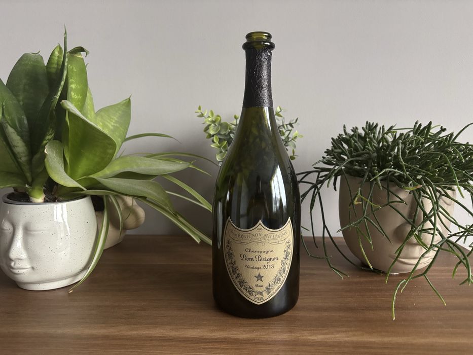 Празна бутилка Dom Perignon 2015