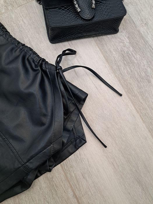 Fusta pantalon asimetrica