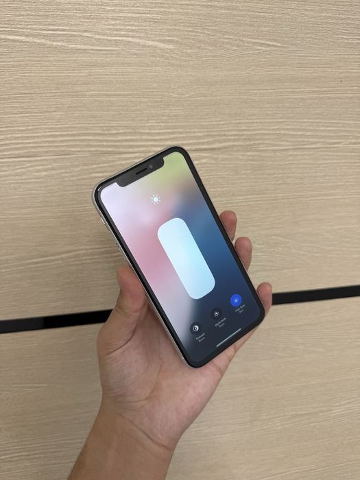 iPhone XR 128gb 80% в отличном состоянии