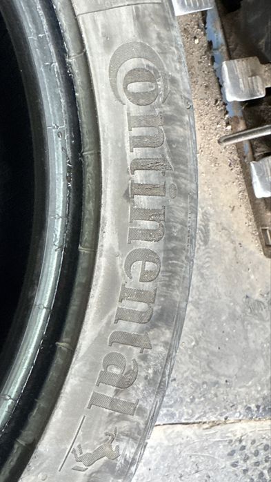 Продам летние резины 235/45/18