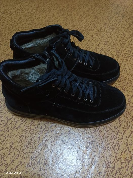 Продам зимнюю обувь, абсолютно новая!