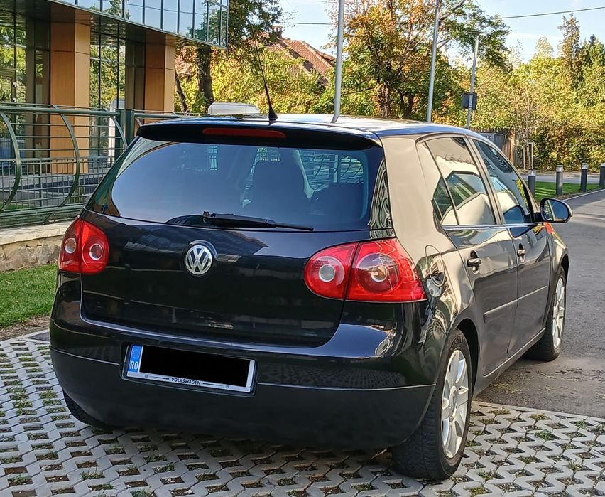 Volkswagen Golf 5 1.6 MPI detinut de un singur proprietar carte servic