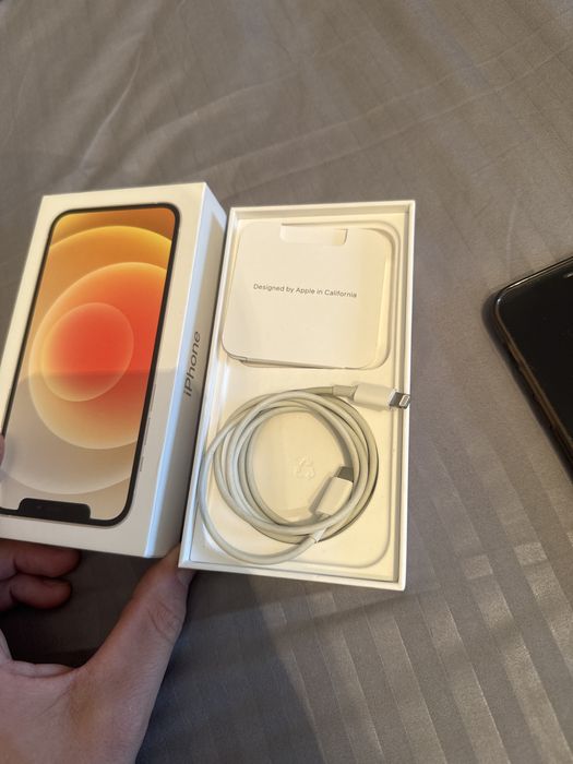 Айфон 12 128гб белого цвета