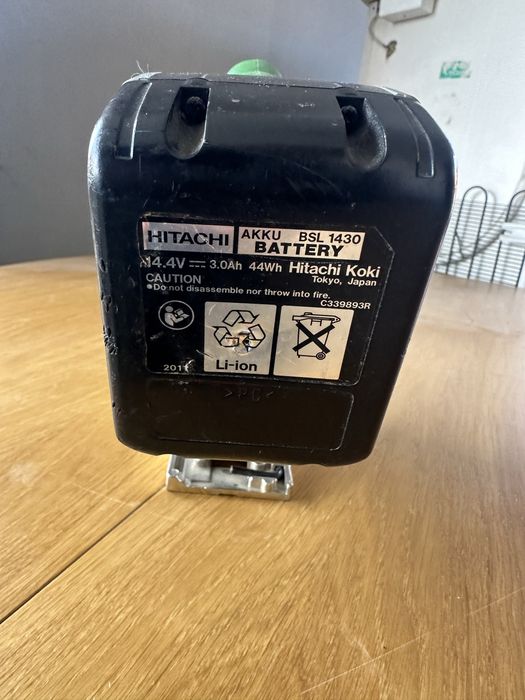 Hitachi cj14dsl прободен трион