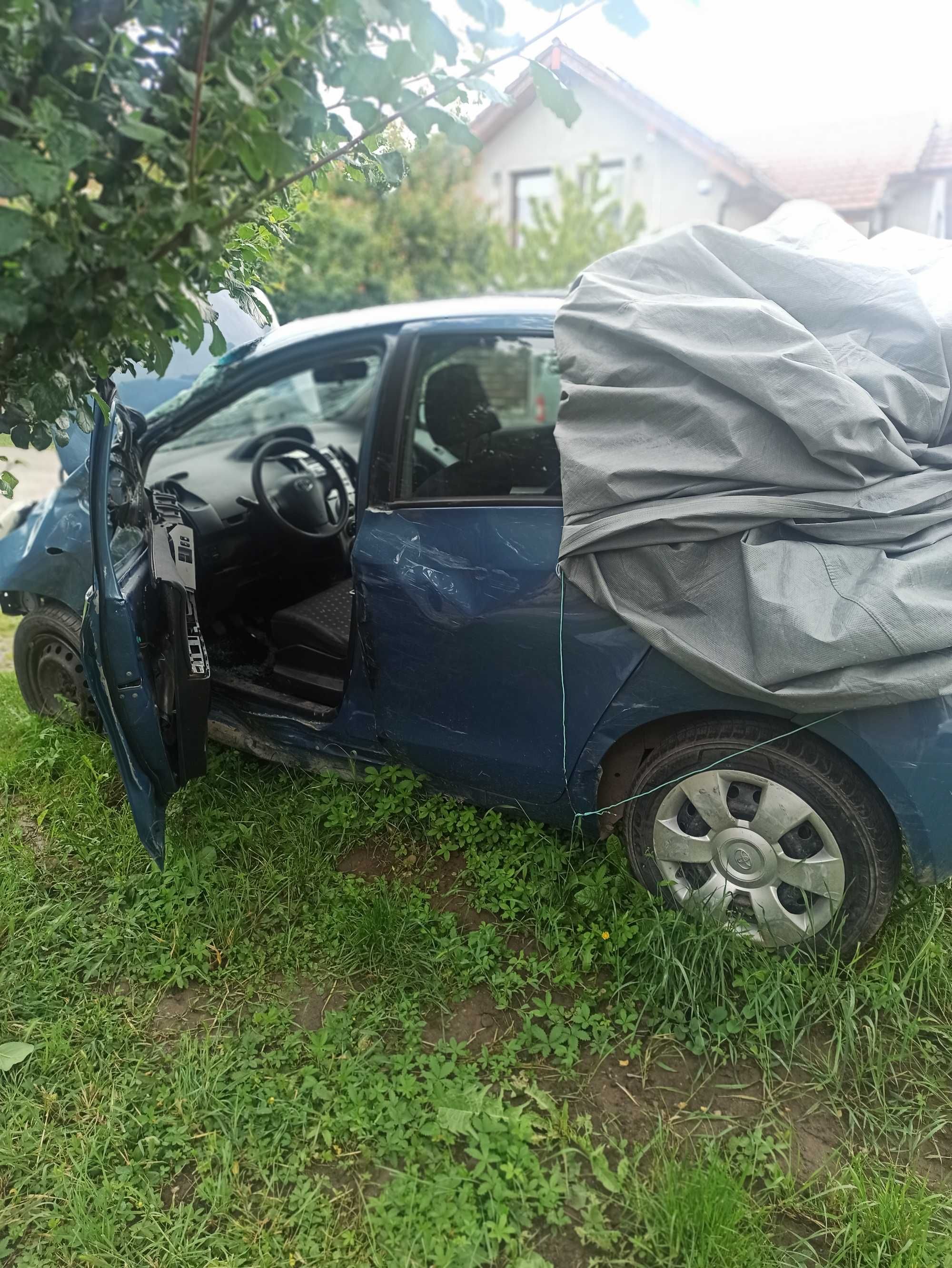 vand TOYOTA YARIS 1.4 diesel 2008 avariat  lovita acc
