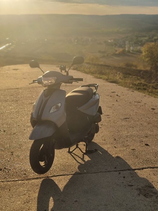 Inchiriez scootere