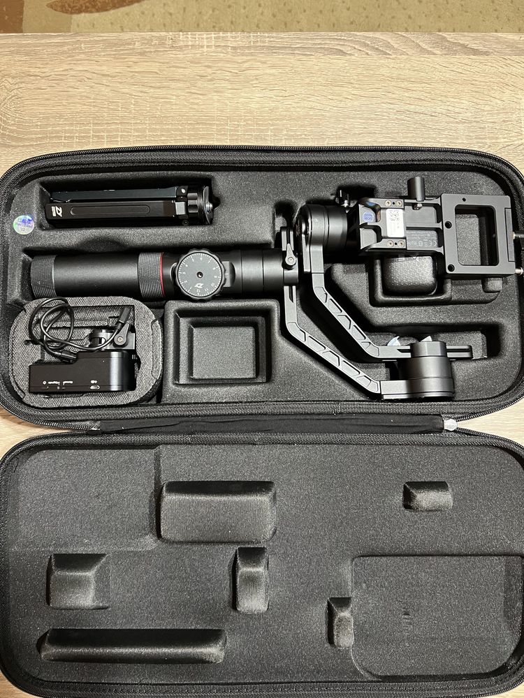 Zhiyun Crane 2 + Zhiyun Dual Handle Grip + Zhiyun Servo Follow Focus