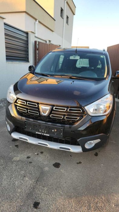 Dacia Lodgy Stepway Prestige 1.5 Blue dCi 115 CP, 5 locuri, an 2022