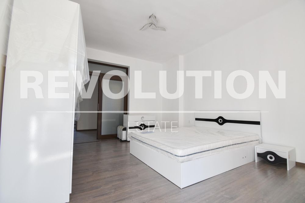 Дава се под наем Четиристаен апартамент в София, Зона Б-5 - 100 кв.м за 1000 € - Снимка #4