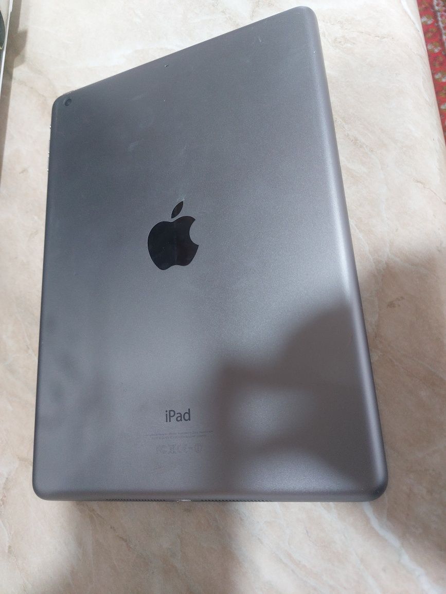 Планшет IPad air a1474