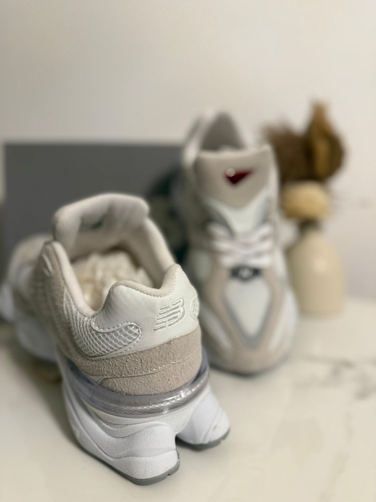 Adidasi New Balance 9060