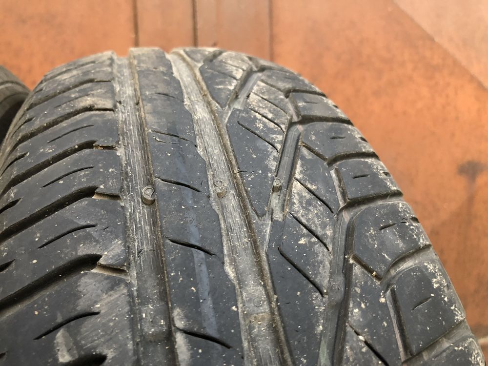 Летни гуми UNIROYAL 185 65 15 2 броя дот 0818