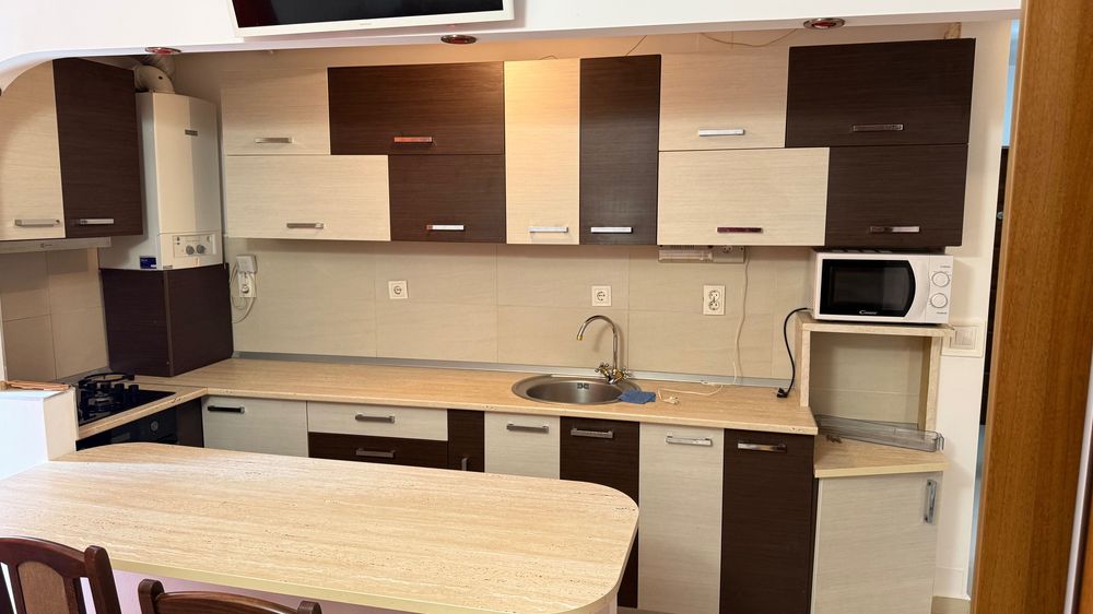 Apartament + parcare - de vânzare - strada Stejarului